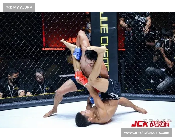 以马纳普努尔科扎TKO胡拉莫夫强势终结对手不败纪录震撼JCK赛场